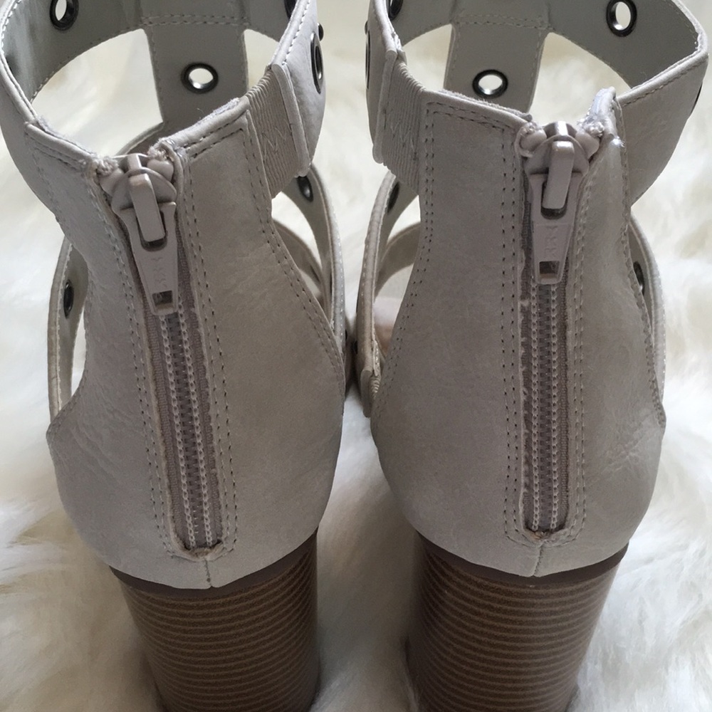 Simply Vera Vera Wang Gladiator Style Heel - Picture 6 of 13